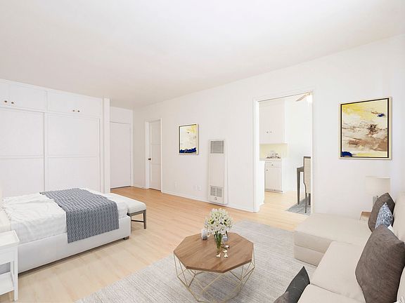 2nd image of 729 Gayley Ave #202