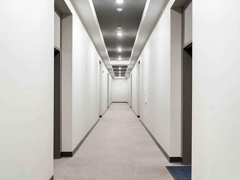 Depot Building C Luxury Rentals — Photo 9