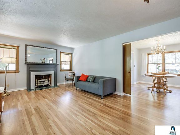 2nd image of 1838 Dakota St