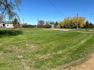 42 E Main St, Mellette, SD 57461