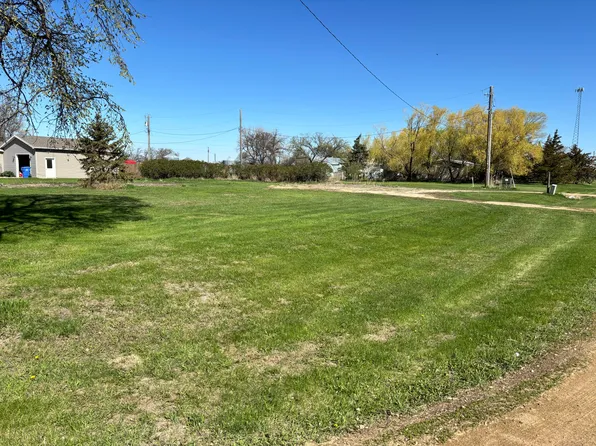 42 E Main St, Mellette, SD 57461