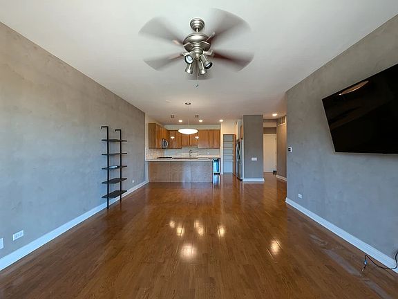 4th image of 529 N Milwaukee Ave #544-301