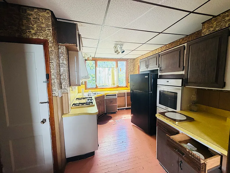 15 Henry St #1 — Photo 10