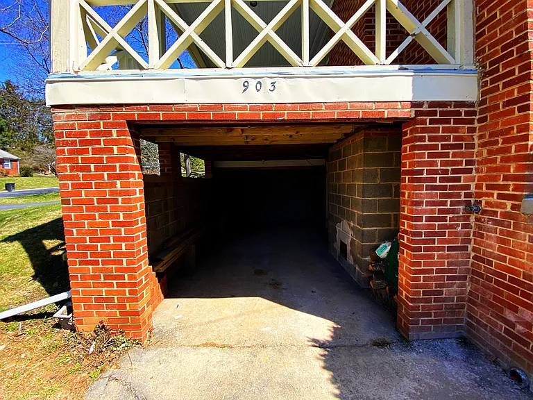 903 Belmore Ave — Photo 48