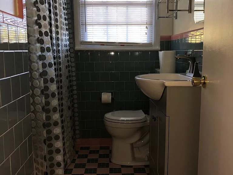 98 Montclair Cir — Photo 20