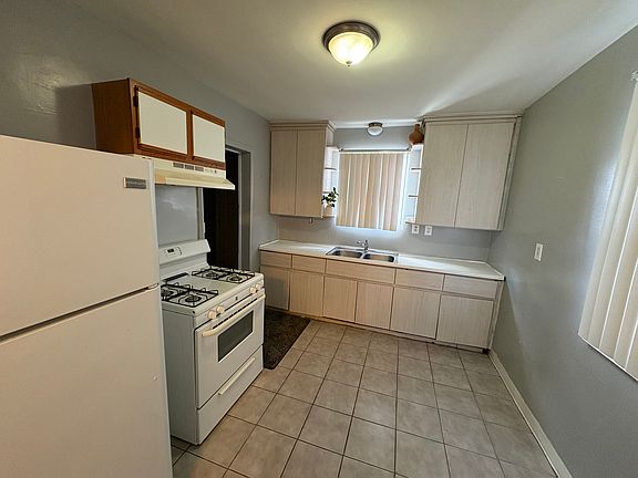 3rd image of 5731 Fenton St