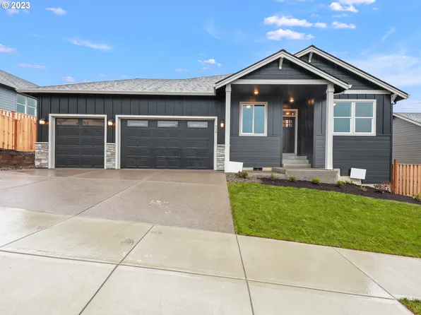 716 NE Pinebreak Dr, Estacada, OR 97023