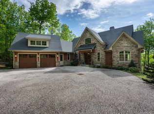 1001 Spanish Oak Dr, Cedar Mountain, NC 28718