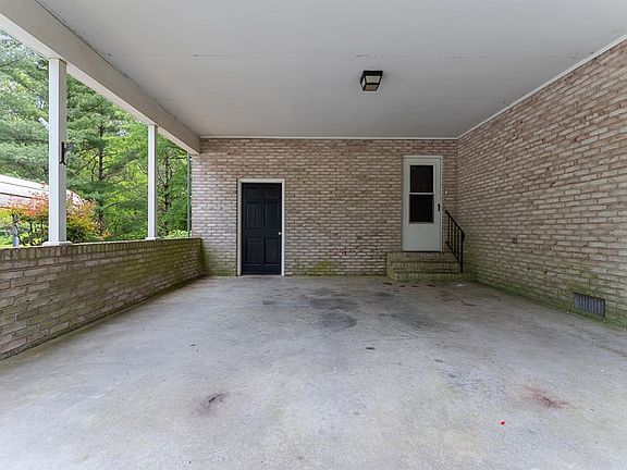 4th image of 2943 Essex Mill Rd
