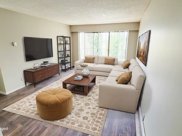 Royal Manor, 33298 Robertson Ave, Abbotsford, BC V2S 1Z5