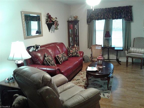 3rd image of 223 E Walker Ave