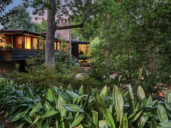 8 Tiel Way, Houston, TX 77019