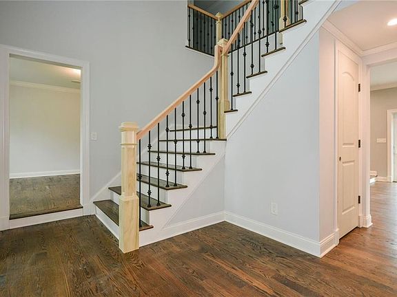4th image of 48 Winchcombe Way