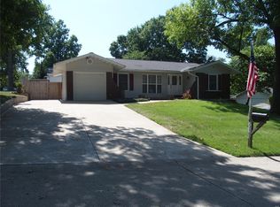 12404 Leigh Ln, Maryland Heights, MO 63043