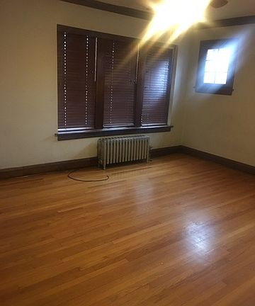 2nd image of 511 N Humphrey Ave APT 1W