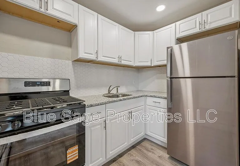 100 E Glenolden Ave #R11 — Photo 8