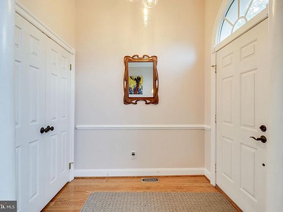 3rd image of 10155 Castlewood Ln