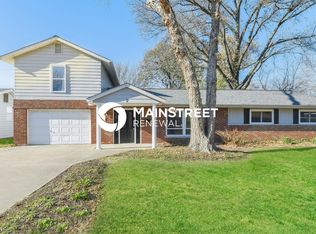 7 Blanchette Dr, Florissant, MO 63031