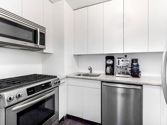 4th image of 7 E 14th St APT 608