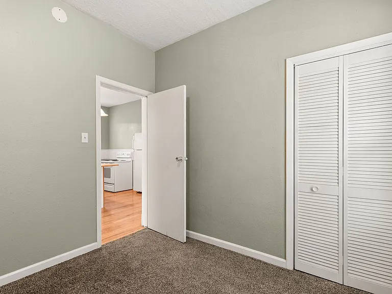 2708 SE Clinton St — Photo 32