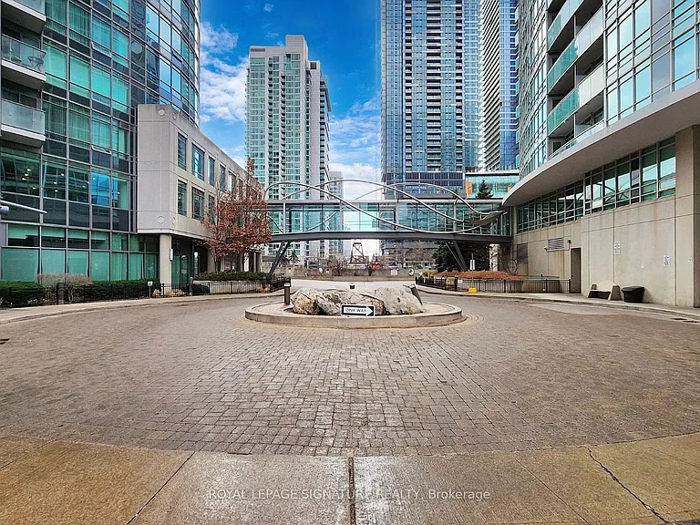 373 Front St W #2305 — Photo 19