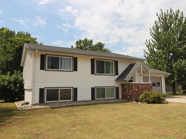 300 Aspen Dr, Norfolk, NE 68701