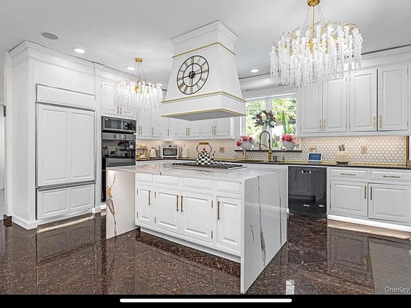 5th image of 27 Circle Dr