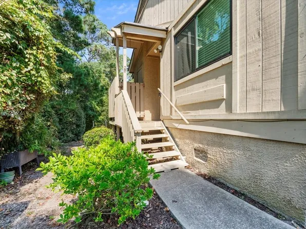 5 Gumtree Rd APT M9, Hilton Head Island, SC 29926