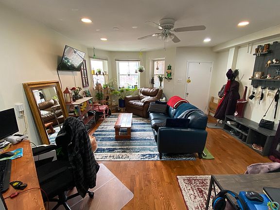 3rd image of 2314 W Armitage Ave #Gdn