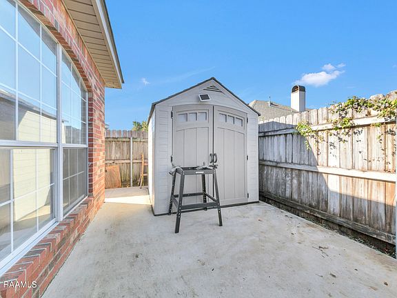 2nd image of 100 Jackie Cir