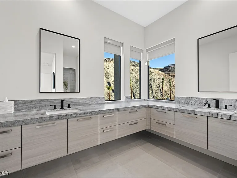 577 Overlook Rim Dr — Photo 9