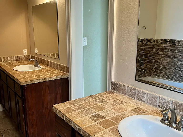 3833 Corinne Ave — Photo 16