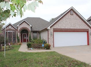 505 W 51st Pl, Sand Springs, OK 74063