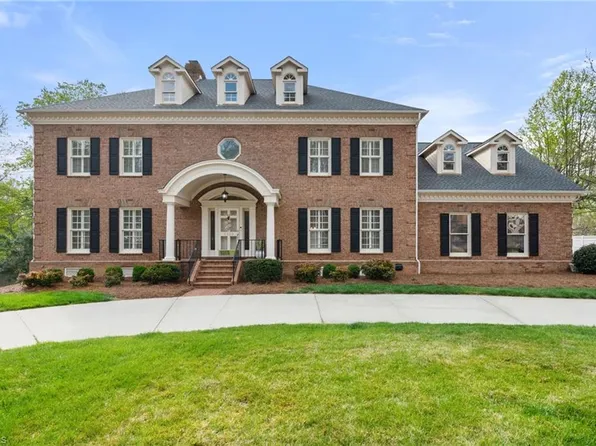 3403 Donnington Ct, Greensboro, NC 27407