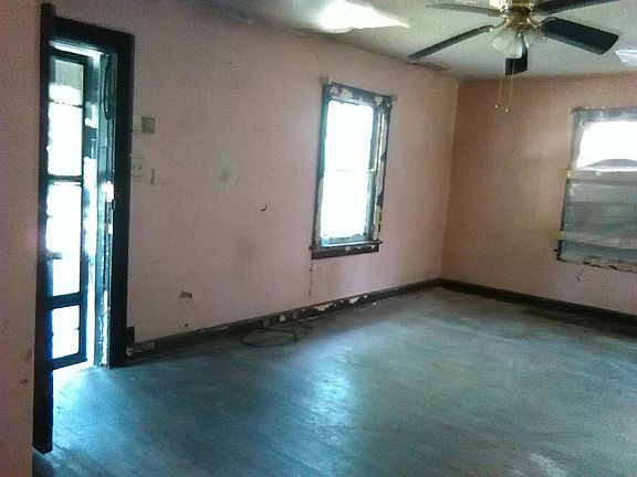 4th image of 5031 Euclid Ave