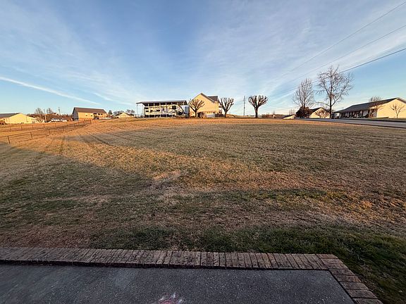 4th image of 2188-2190 Three Springs Rd #2188