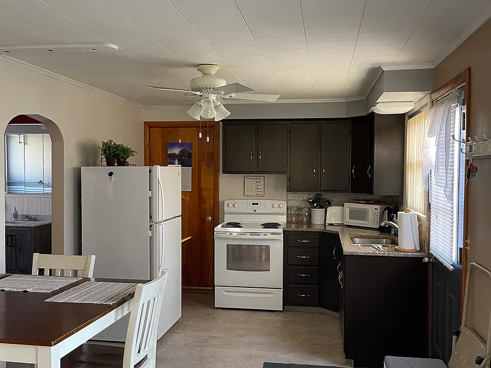 Combined kitchen and living room