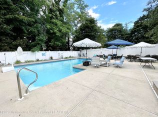 211 Oakhurst Rd, Oakhurst, NJ 07755