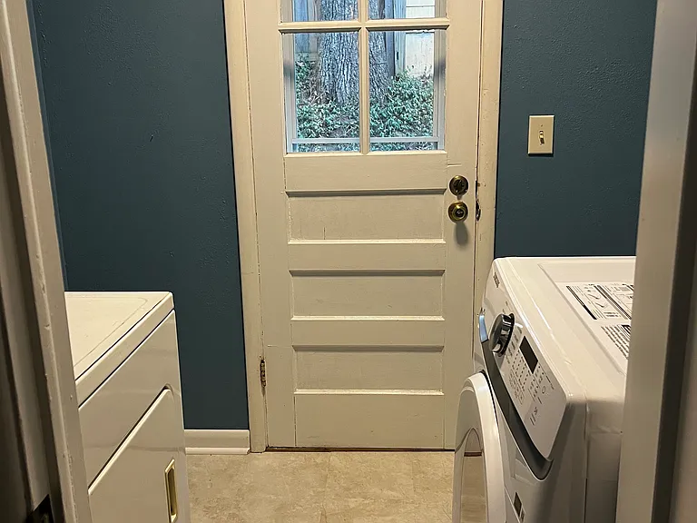 826 E Lakeside Dr — Photo 14