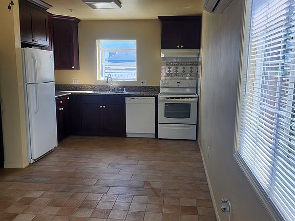 4th image of 13724 W Branford St