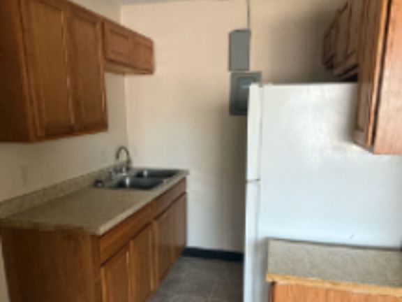 3rd image of 1616 E St APT 10