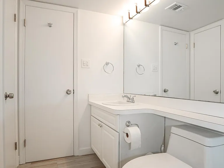 1609 Corcoran St NW #14 — Photo 9