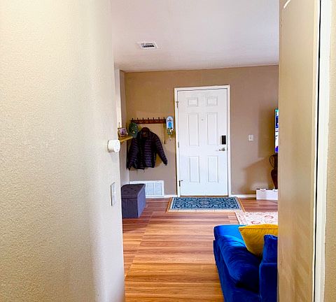 4th image of 2189 Lakeview Cir