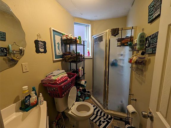 4th image of 2137 Stansbury St