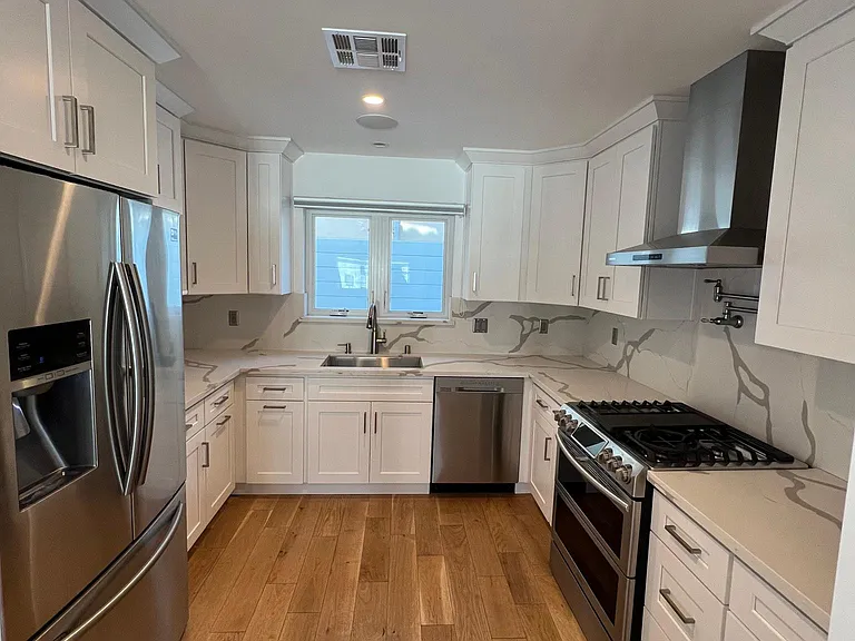 429 N Lomita St — Photo 11