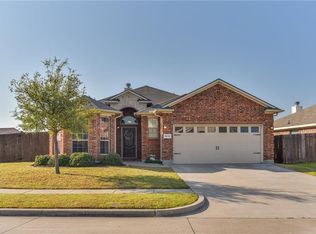 1612 Weeping Willow Ln, Arlington, TX 76002