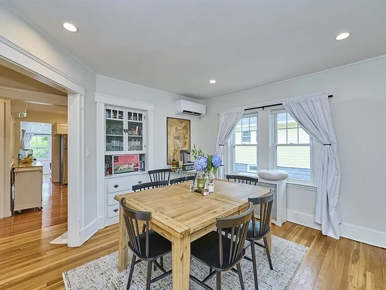 41 Lynde Ave — Photo 7