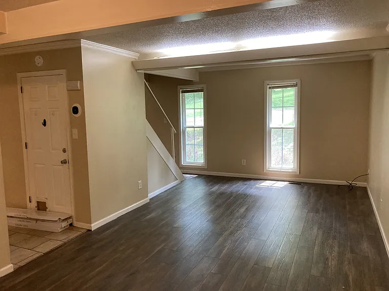 2202 Country Club Ln #B — Photo 4