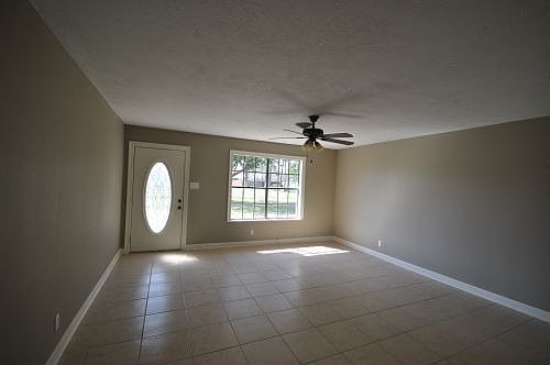 4th image of 2740 Royal Ave