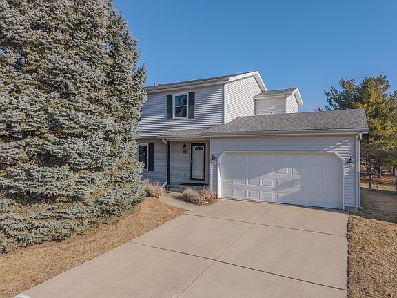 2nd image of 1600 Surrey St